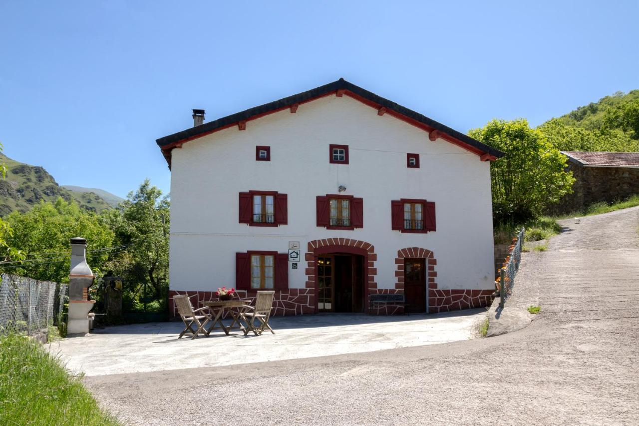 Casa Navarlaz S N Valcarlos Exterior photo